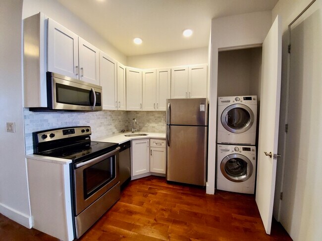 Foto del edificio - 512 E 117th St
