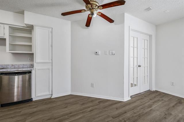 Foto del edificio - 9835 Walnut St
