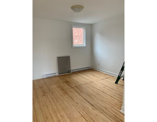 Foto del edificio - 128 Newbury St