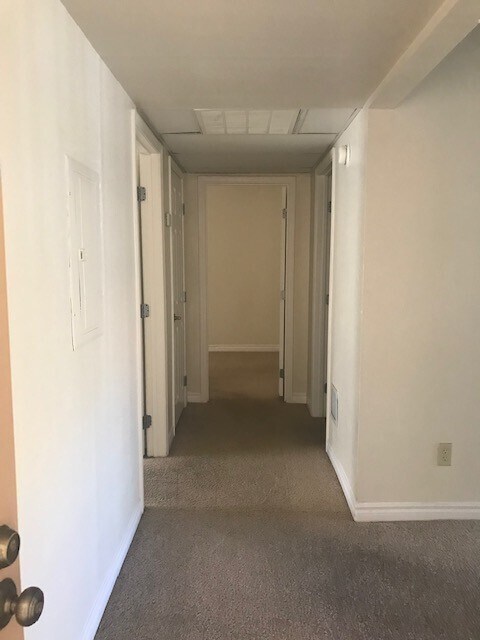 Building Photo - NICE 2 BEDROOM UNIT IN A GUARD-GATED COMMU...