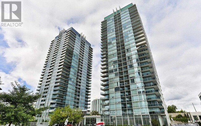 Building Photo - 90 Park Lawn Rd