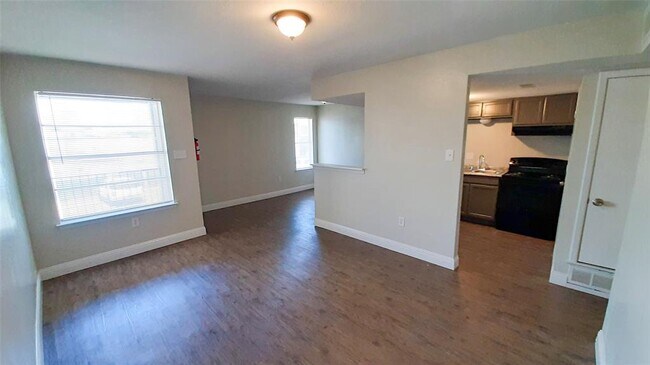 Building Photo - 507 Cora St