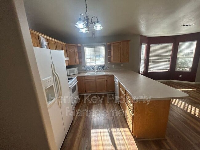 Building Photo - 278 E 300 N
