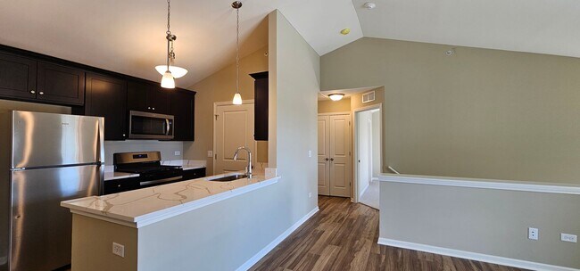 Foto del edificio - 1 Bedroom, 1 Bathroom, Mid, Second Floor, ...