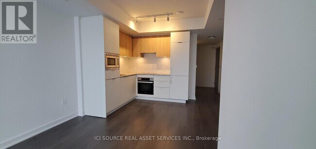 Photo du bâtiment - 50-2250 O'Neill Rd