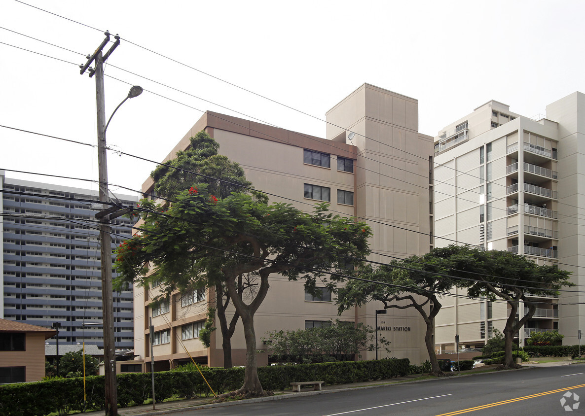 Edificio - Makiki Station