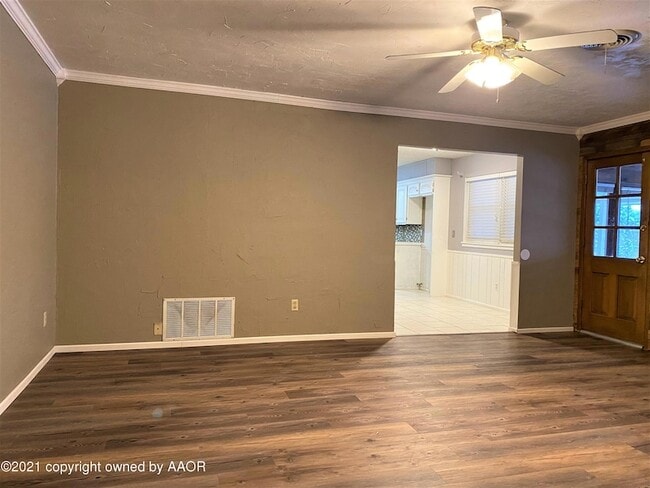 Building Photo - 6001 Gainsborough Rd