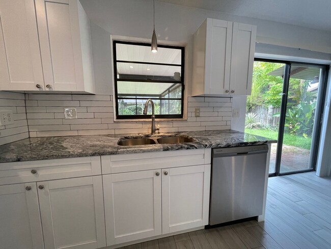 Foto del edificio - Coming Soon! 3/2 Single Family - Great Loc...