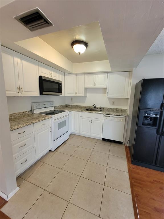 Foto del edificio - 1116 Carmona Ave