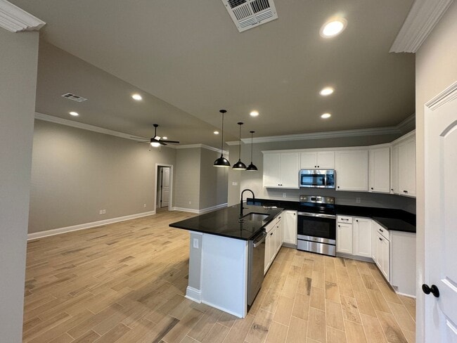Building Photo - 607 Cabernet Ct