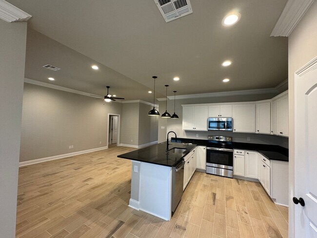 Foto del edificio - Brand New Construction in Haughton