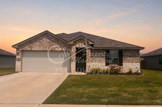 Building Photo - 5700 Madelyn Dr