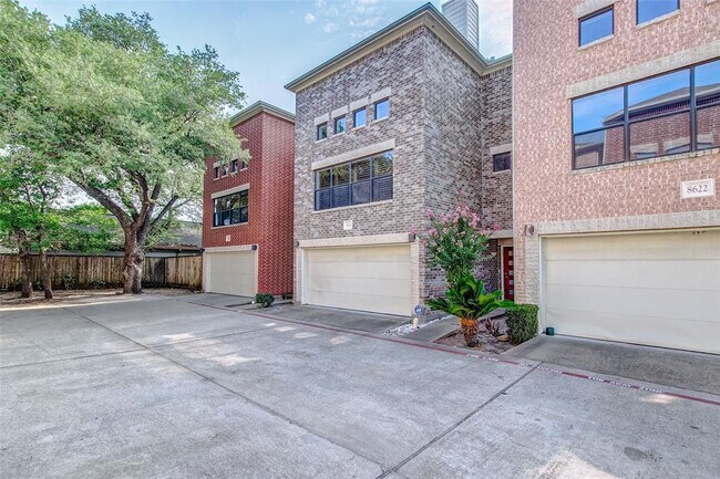 Building Photo - 8624 Meadowcroft Dr