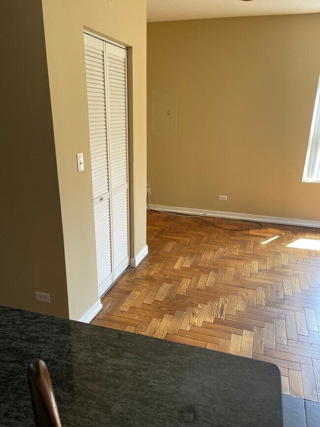 Foto del edificio - 2726 W Lunt Ave