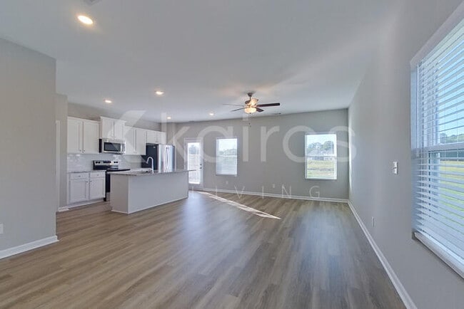 Building Photo - 888 Silent Barge Cv