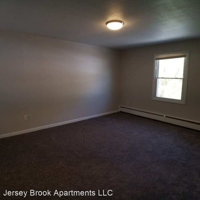 Building Photo - 136-168 Jersey St