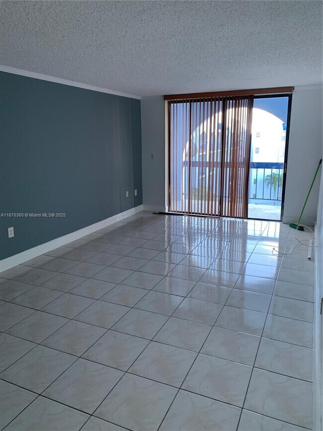 Foto del edificio - 9440 Fontainebleau Blvd
