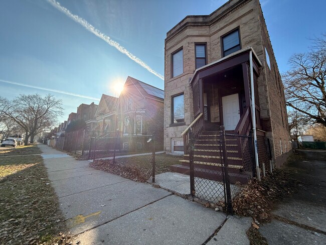 Foto del edificio - 7314 S Kenwood Ave