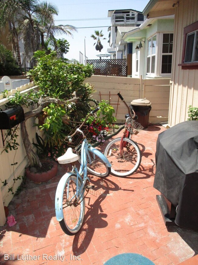 Foto del edificio - 3 br, 2 bath House - 728 Toulon Court