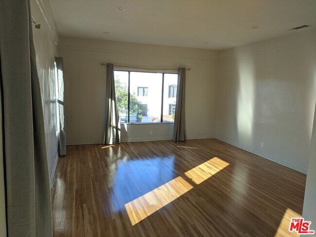 Foto del edificio - 224 N Jackson St