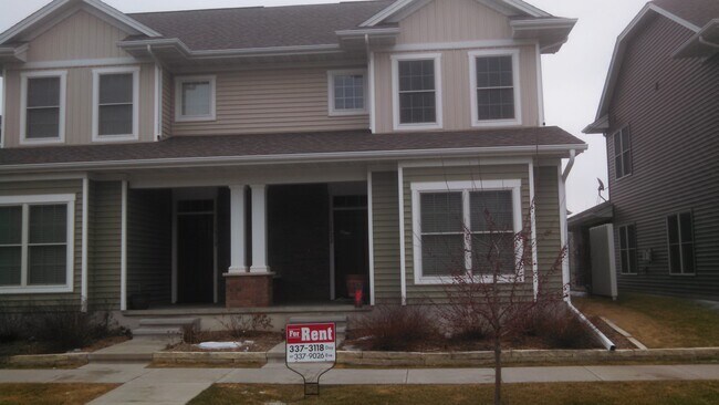 Private Entry - Quiet Street - 1818 Chelsea Ct