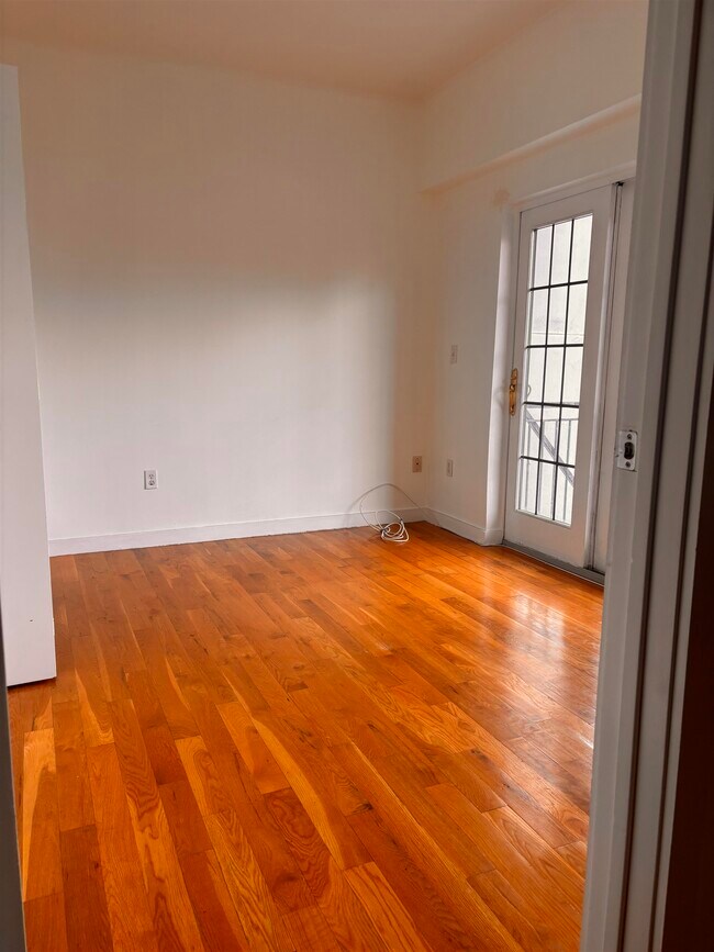 Foto del edificio - 701 Monroe St
