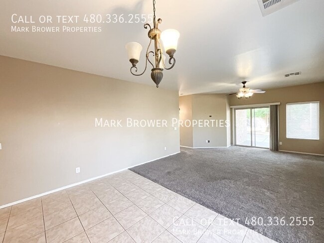 Foto del edificio - 1204 E Blackfoot Daisy Dr