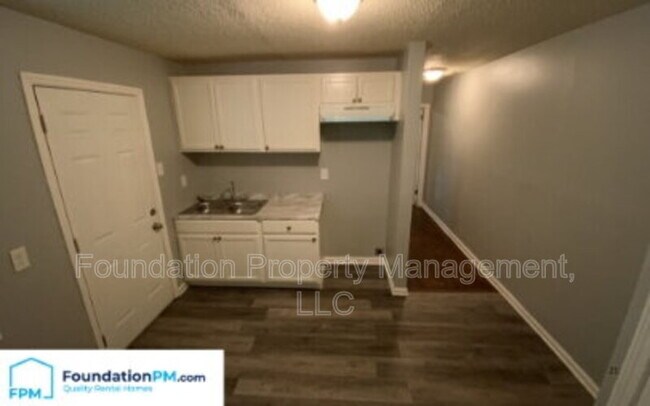 Building Photo - 3050 Sinclair St