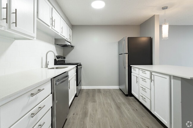 Kitchen - Breckenridge Apartments
