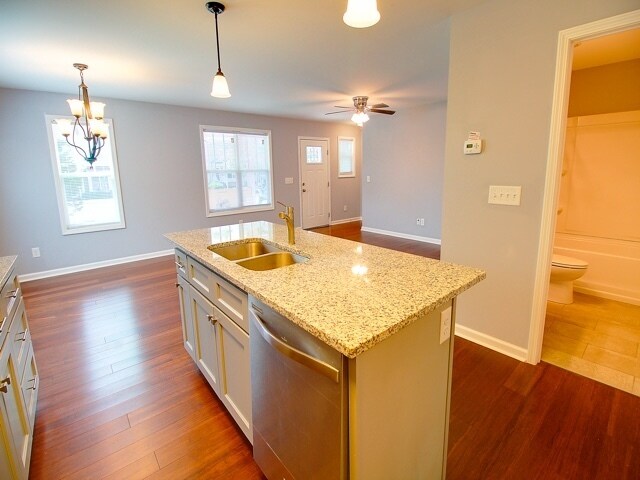 Building Photo - Beautiful 4 Bedroom 3 Bath Home In Chapel ...