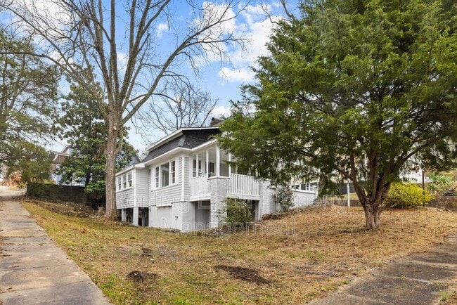 Building Photo - 1900 15th Ct N