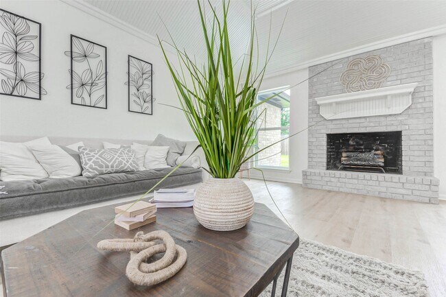 Foto del edificio - 3351 S Sutton Square