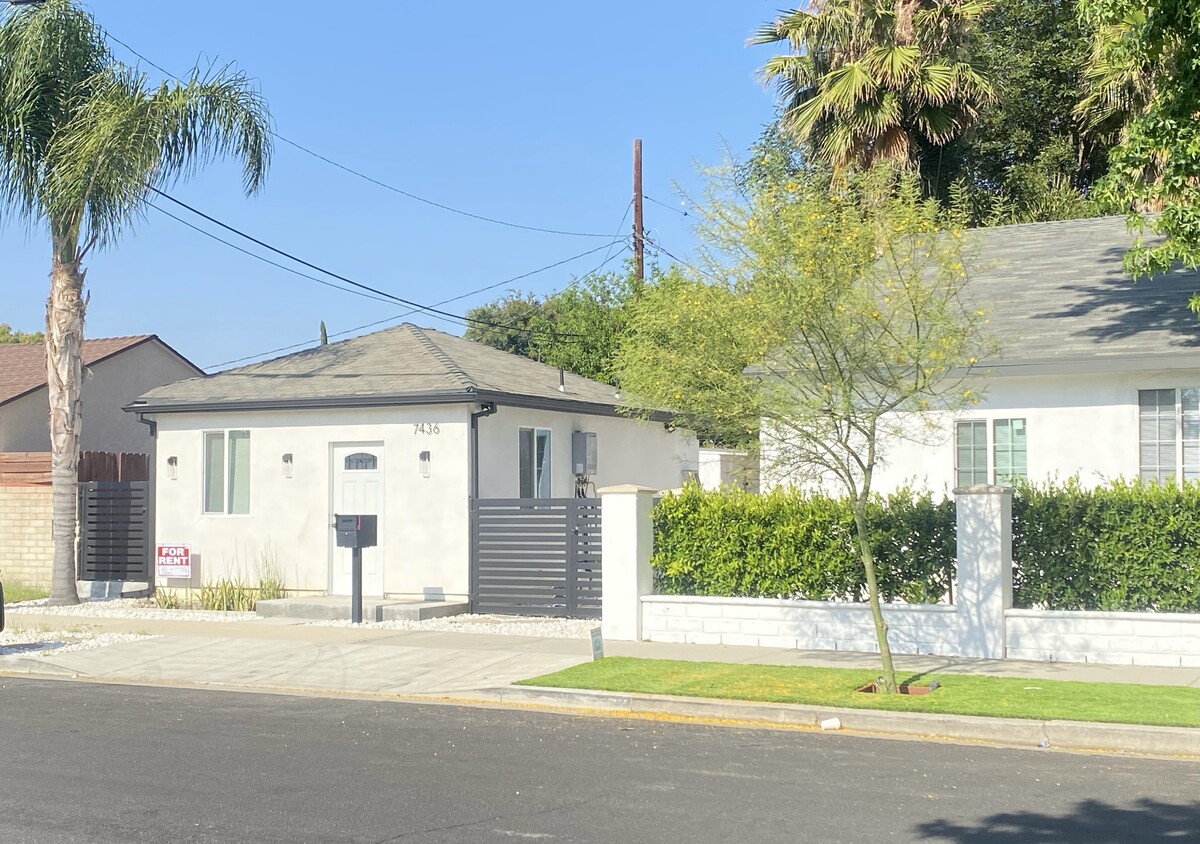 Foto principal - 7346 Ruffner Ave