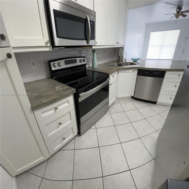 Foto del edificio - 15322 SW 72nd St