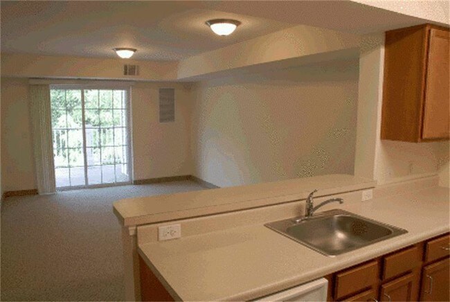 Building Photo - 3687 Conifer Dr