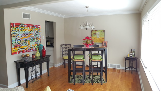 Foto del edificio - 7131 Amherst Ave