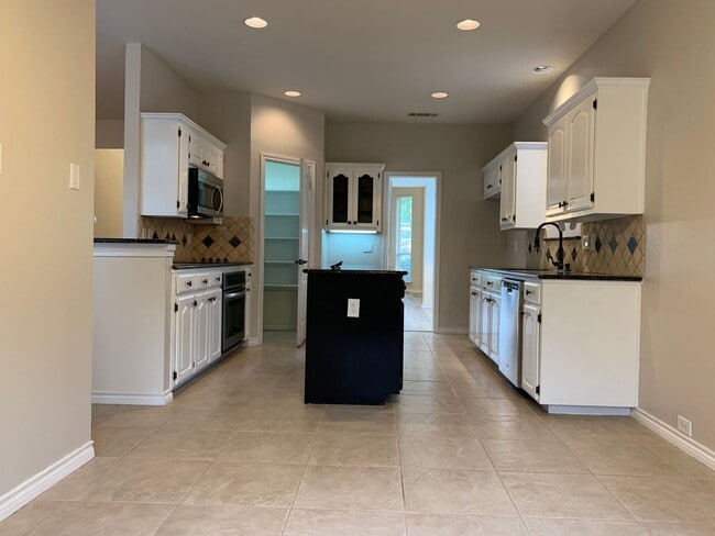 Building Photo - 5009 Promise Land Dr