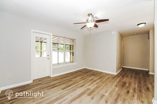 Foto del edificio - 1332 W Hartley Circle