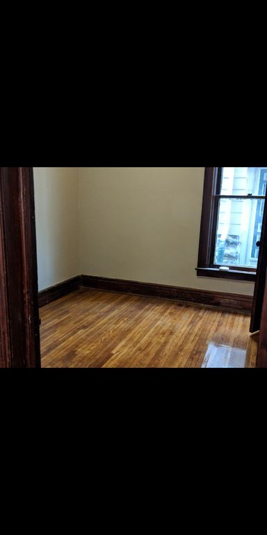 Building Photo - 27 Colton Ave