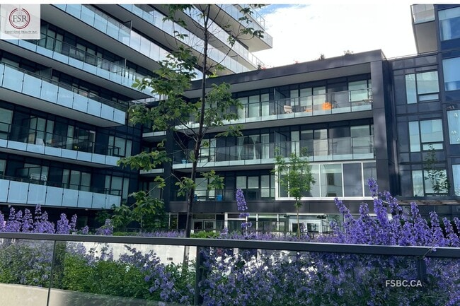 Building Photo - 7977 Lansdowne Rd