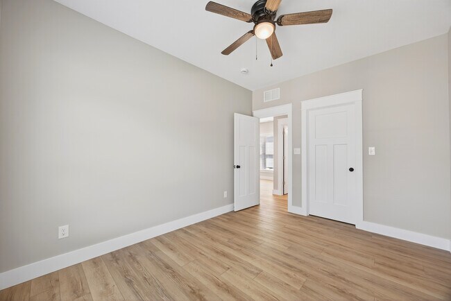 Foto del edificio - 1120 N College Ave, Bloomington, IN 47404