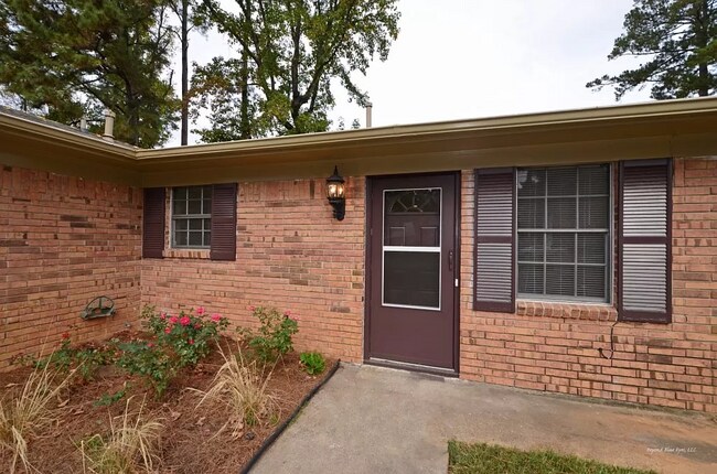 Foto del edificio - 2214 Cynthia Ln