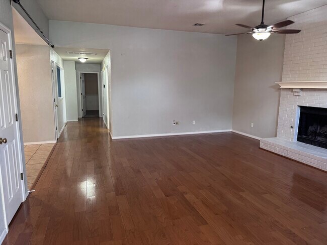 Foto del edificio - 11232 S Nandina Ave