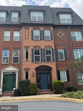 Building Photo - 1415 Trafalgar Ln