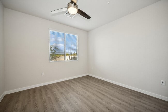 Interior Photo - Ascend at Longbow Highpoint