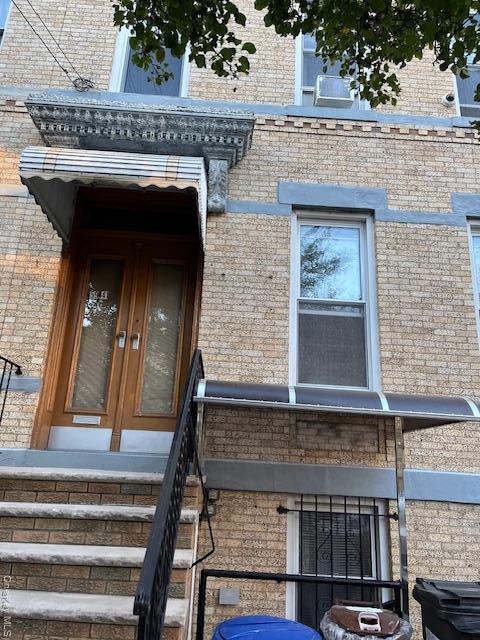 Foto principal - 59-41 Madison St