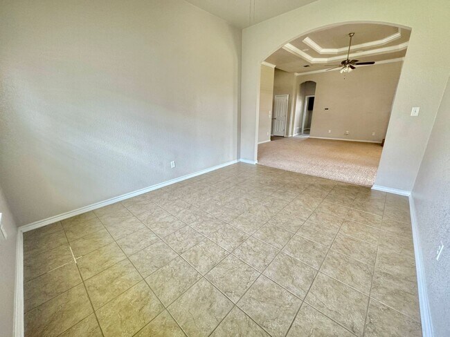Building Photo - 360 Virtual Tour Available
