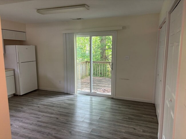 Building Photo - 3465 S Oaklawn Cir