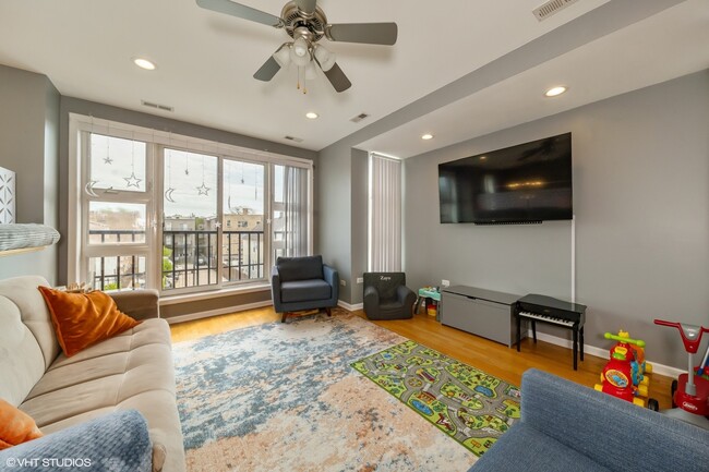 Foto del edificio - 4942 N Pulaski Rd