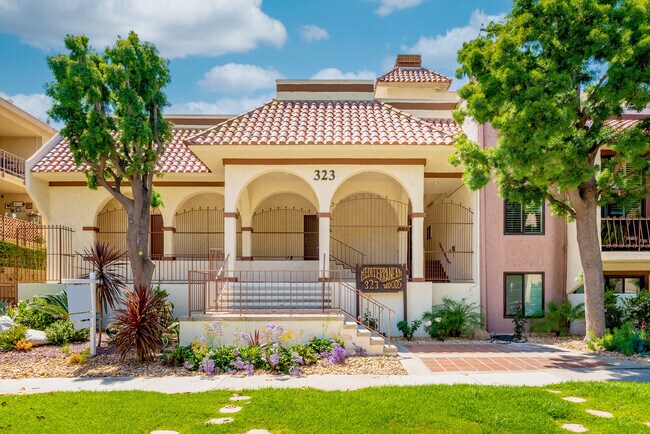 Foto del edificio - 323 N Jackson St